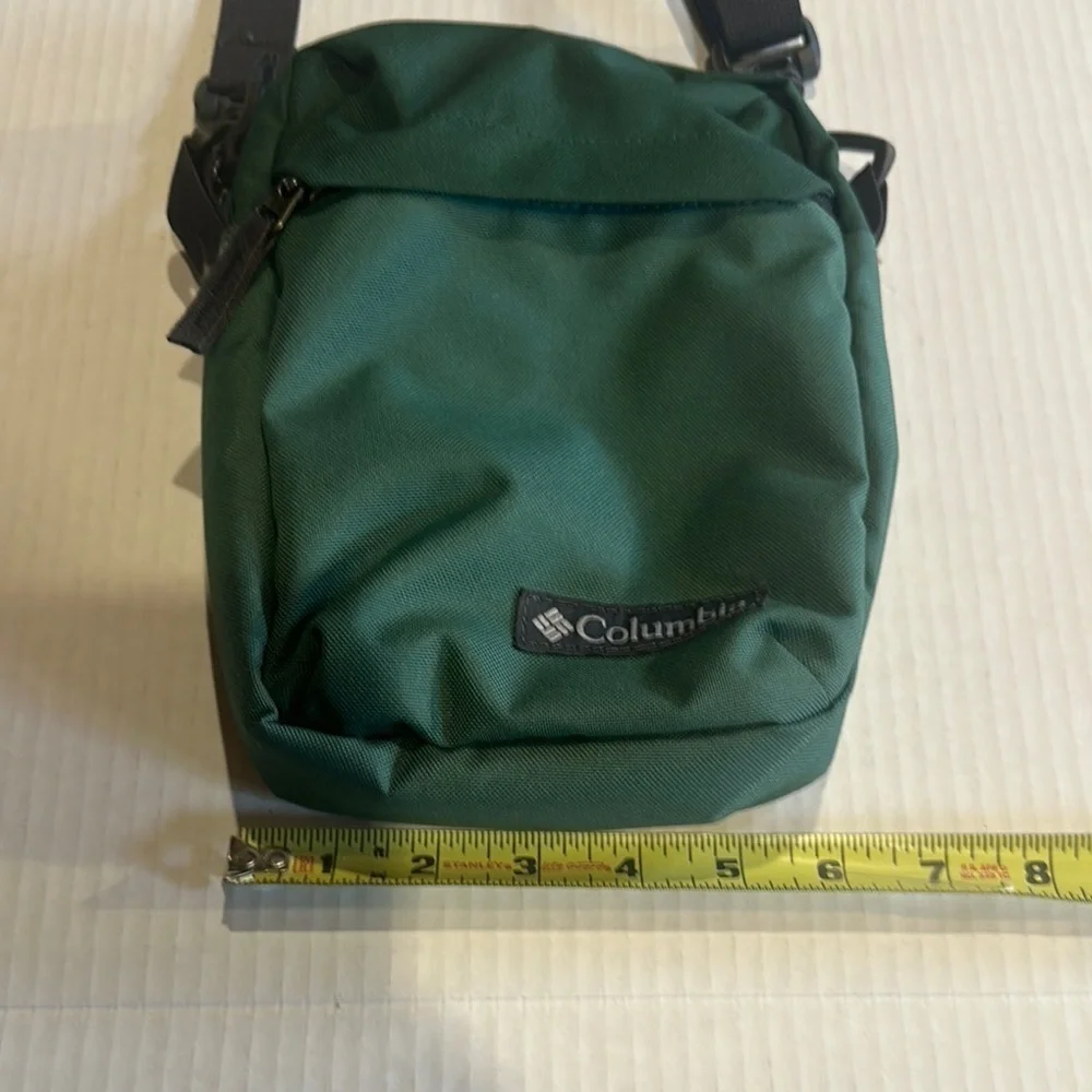 Columbia urban uplift side bag Green Black Adjustable Strap zipper inside pocket